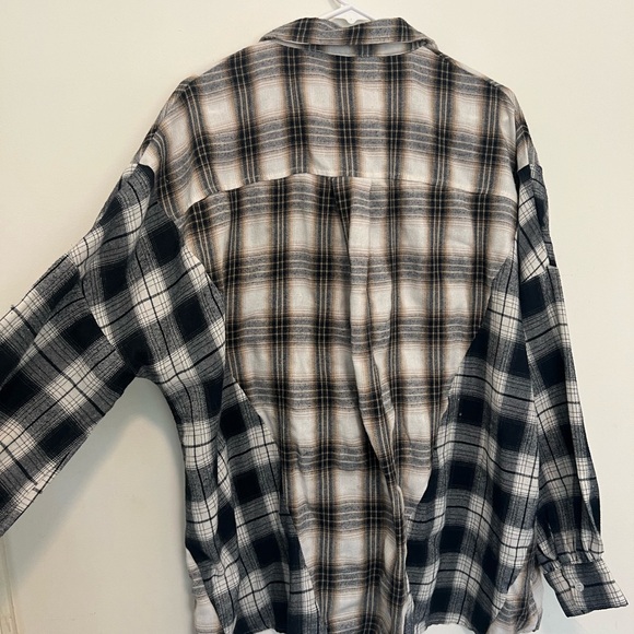 Oversized plaid button down - Picture 5 of 5
